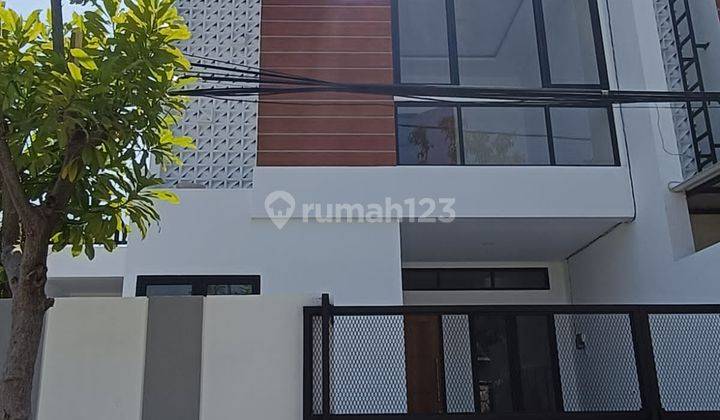 Dijual New Gress Hook 2 Lantai di Perumahan Gading Pantai Kenjeran 2