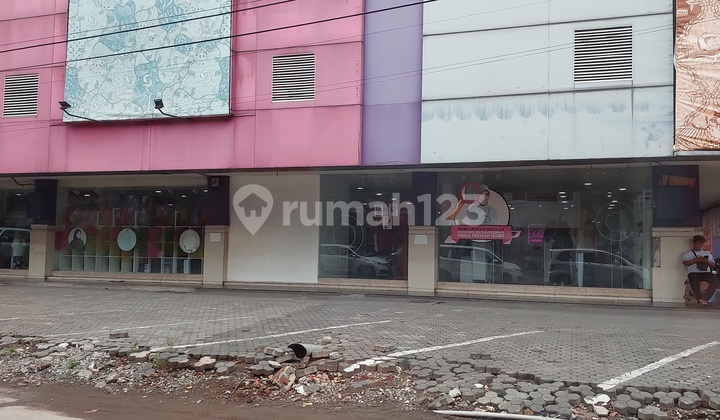 Ruko Pucang Anom 4 Lantai Hook Lokasi Strategis