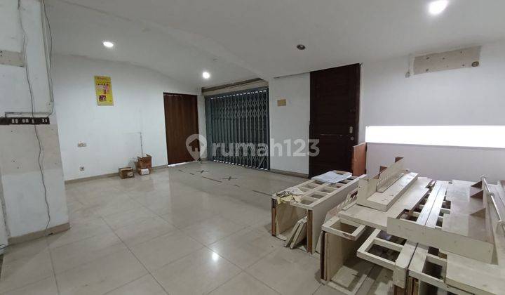 Disewakan Rumah Usaha Simpang Darmo Permai Utara 3