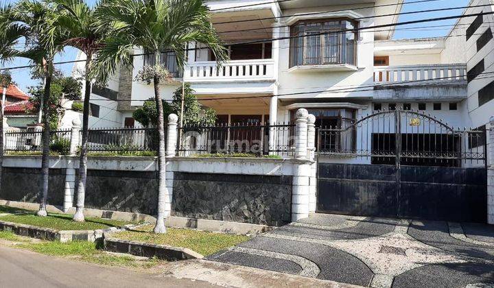 Dijual Rumah Mewah 2 Lantai Ada Pool di Margorejo Indah 1