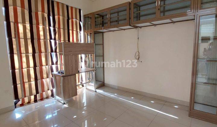 Dijual Rumah Hook Siap Huni 2,5 Lantai di Pakuwon City 2