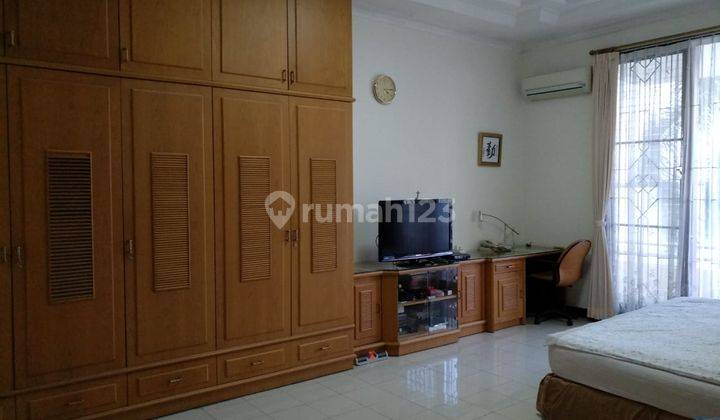 Dijual Rumah Mewah Bagus Elit di Dharmahusada Permai 2 Lantai 2