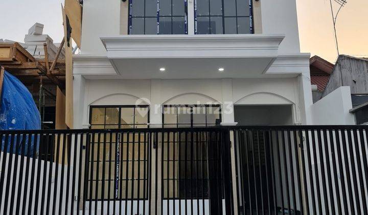 Dijual Rumah American Modern Darmo Permai Timur 1