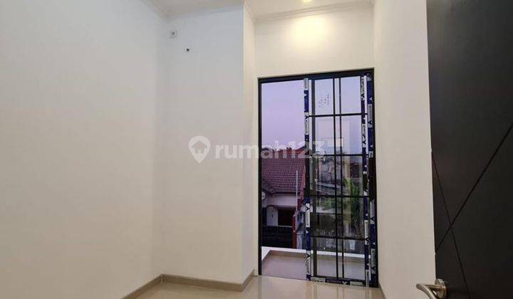 Dijual Rumah American Modern Darmo Permai Timur 2