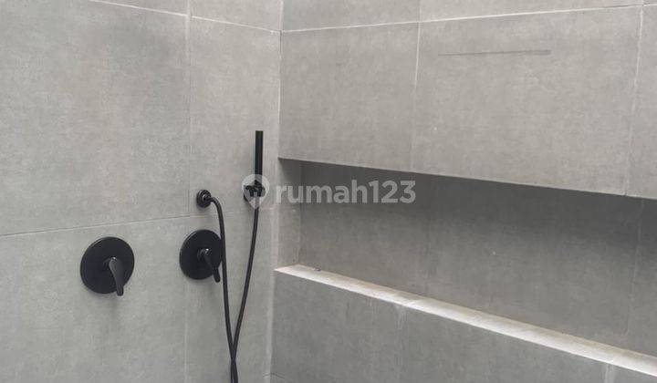 Dijual rumah new gress 2 lantai scandinavian kutisari indah utara 2