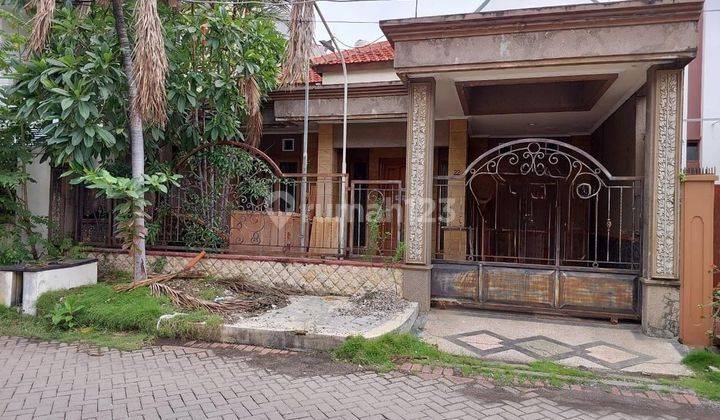 Dijual Rumah Mediteranian 2 Lantai Siap Huni di Jalan Manyar 1