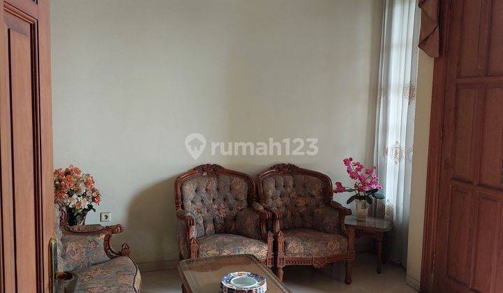 Dijual Rumah Mewah 3 Lt di Margorejo Indah 2