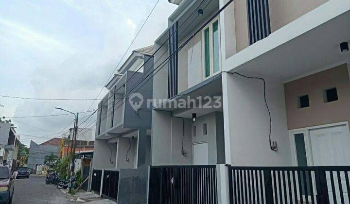 Rumah Bagus Siap Huni 2 Lt di Medayu Utara 1