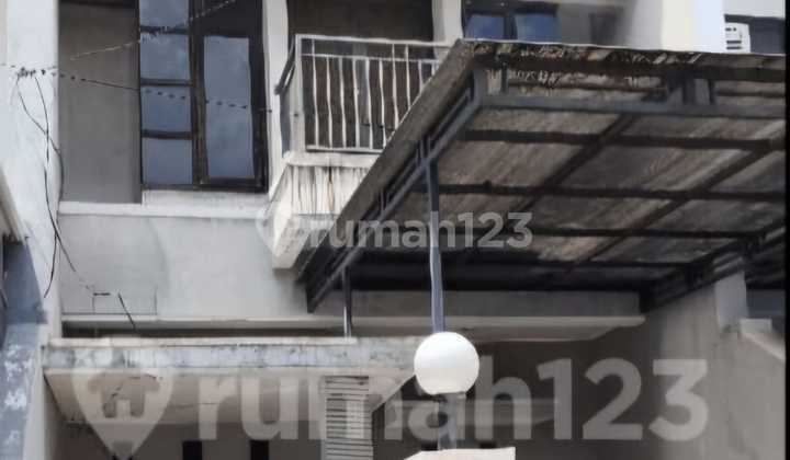 Ploso Timur 2 LT House East Surabaya