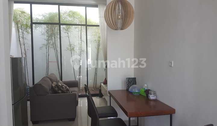 Araya 2 Modern Minimalist Araya 2 Modern Minimalist