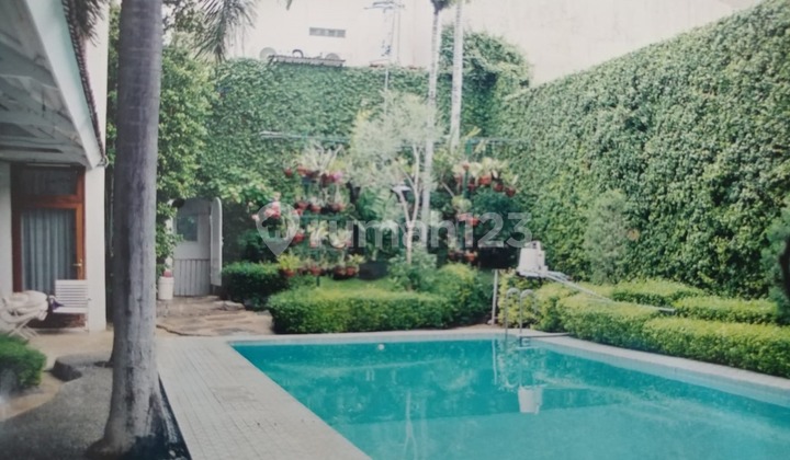 Kertajaya Indah Tengah Has a Swimming Pool 2