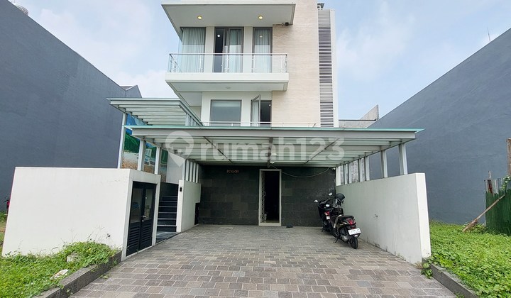 *dijual Rumah Siap Huni Konsep Villa Pakuwon Indah*