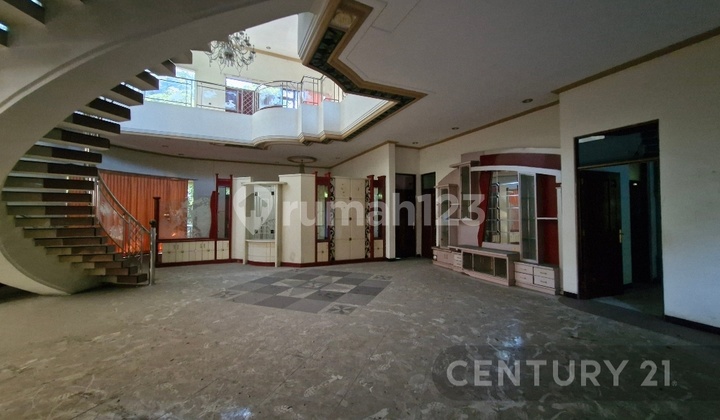 Luxury House in the Hertasning Area Near Pettarani, Makassar