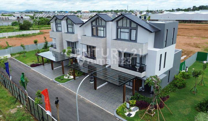 Rumah Dengan Attic Summarecon Mutiara Makassar Dekat Bandara Mks 1