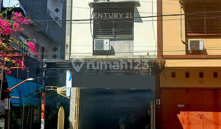 Strategic and Ready-to-Occupy Shop House on Jalan Onta Lama 1