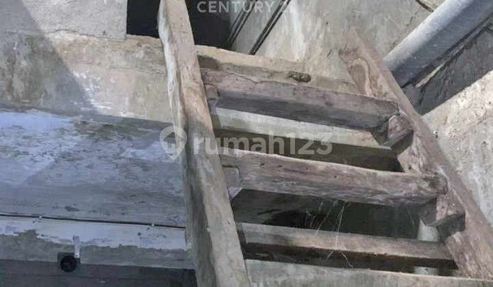 Strategic Shop House on Jalan Maccini Baru, Makassar 2