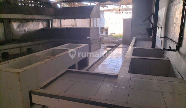 Ruang Usaha Mainroad di Setiabudi Bandung 
