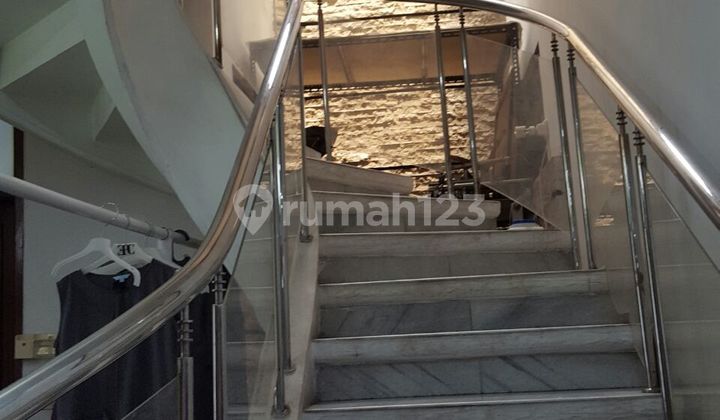 Rumah Strategis Cocok untuk Ruang Usaha Sayap Gatot Subroto Bandung 2