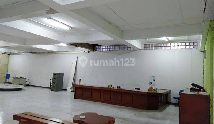 Disewakan Rumah Sekaligus Ruang Usaha Cocok Untuk Kantor di Mainroad Ciateul Bandung  2