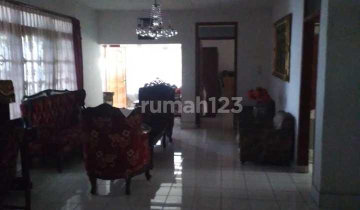 Rumah strategis cocok untuk ruang usaha di Jalan laswi bandung 2