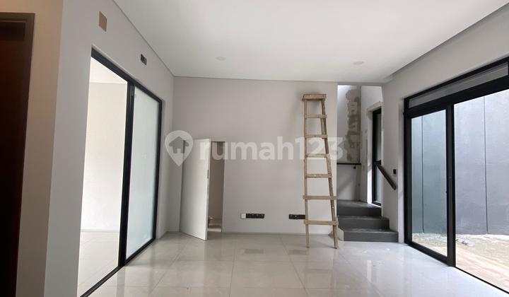 House On Progress in Tatar Nilapadmi, Parahyangan New City