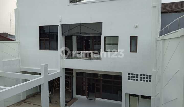 3-Story West-Facing House in Mekarwangi, Bandung 2