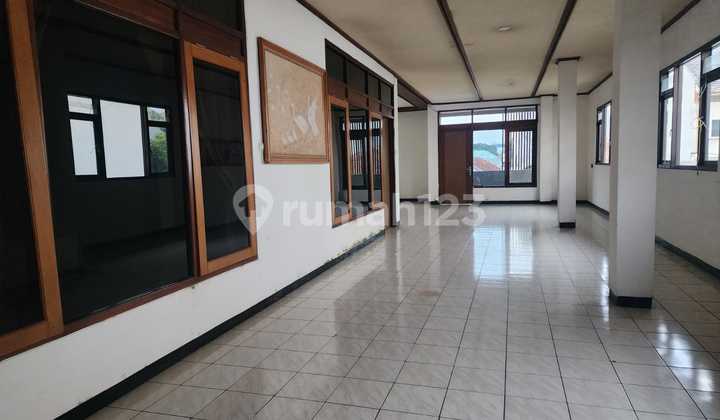 Rumah disewakan di Moh Toha Bandung