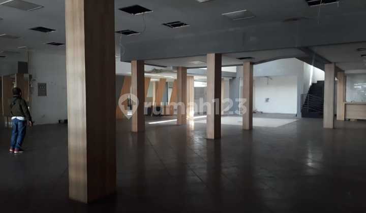 Ruang usaha Mainroad Cocok untuk Showroom di Cihampelas Bandung