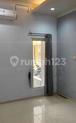 Rumah di Jalan Wisata Semanggi, Surabaya 4