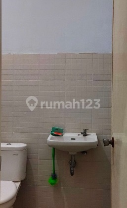 Rumah di Jalan Wisata Semanggi, Surabaya 6
