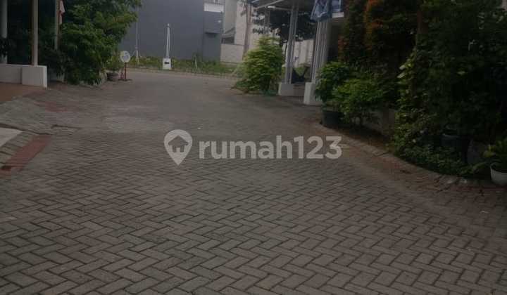Rumah di Jalan Wisata Semanggi, Surabaya 12
