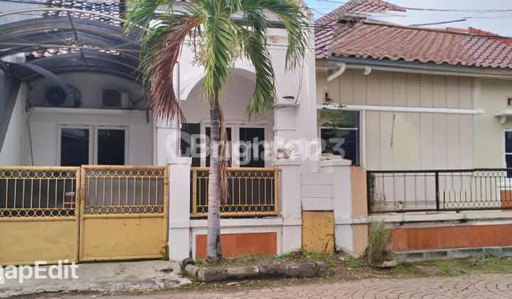 RUMAH MEWAH DI NIRWANA EKSEKUTIF ROW JALAN 3 MOBIL 1