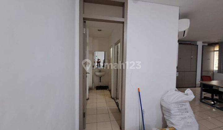 Ruko di Jalan Juanda Jakarta Pusat Gandeng 3 Dengan 3 Lantai 618m2 . 2