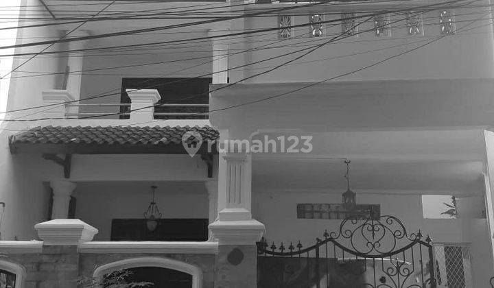 Jual Rumah di Cempaka Putih Jakarta Pusat 2 Lantai SHM Bagus 2