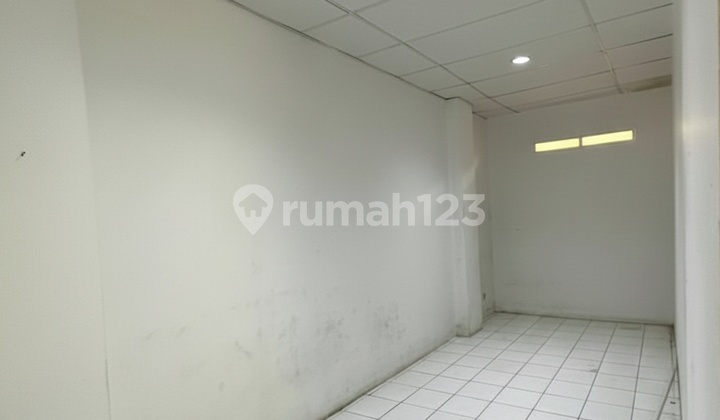 Shop House for Sale in Cempaka Mas, Cempaka Putih, Strategic Complex of ITC Cempaka Mas, Close to Astra Holland Village, Senen Station 2