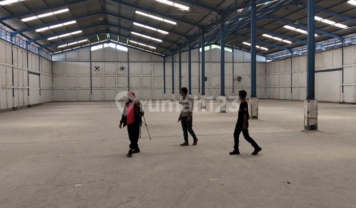 Warehouse for Rent in Kelapa Gading, Strategic Location Near Toll Road, 2800M2 Warehouse for Rent in Kelapa Gading, Strategic Location Near Toll Road, 2800M2