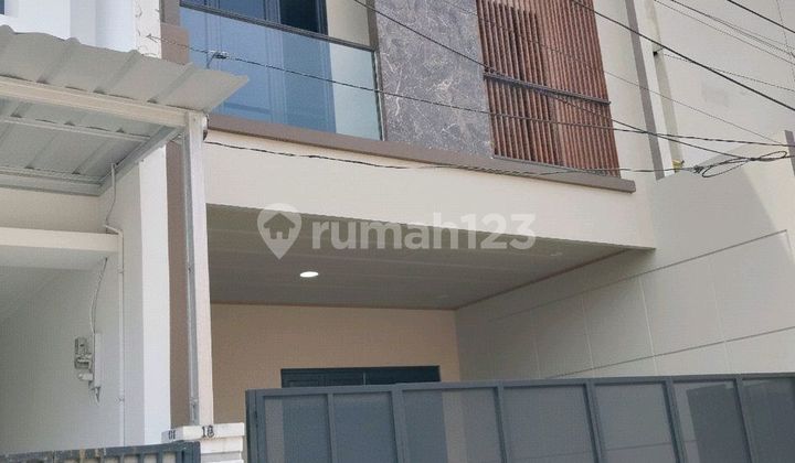 House for Sale in Pulo Asem, Rawamangun, East Jakarta, Jakarta, Near Arion, Pulo Gadung, Pemuda, Antam Hospital House for Sale in Pulo Asem, Rawamangun, East Jakarta, Jakarta, Near Arion, Pulo Gadung, Pemuda, Antam Hospital