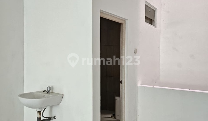 Ruko Brandnew 4,5 Lantai pinggir jalan di Jelambar baru 