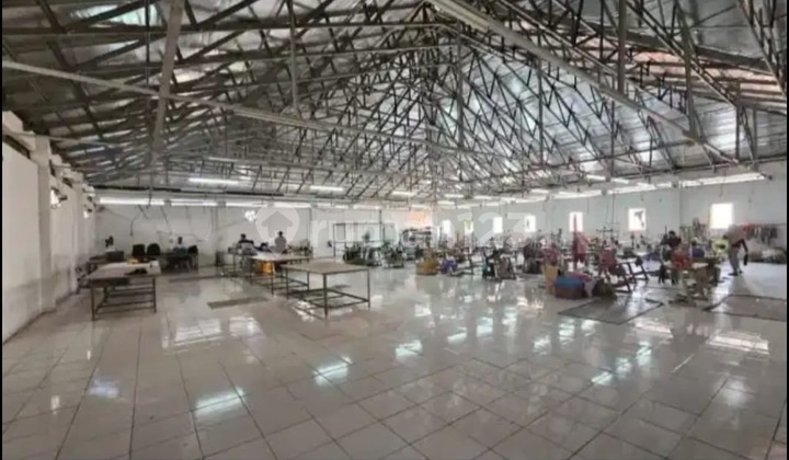 Tanah dan Bangunan Bekas Pabrik Dekat Citra 8 Jakbar