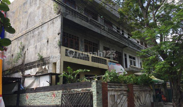 Bangunan 3Lantai Lebar 20 Di Jalan Menteri Supeno Simpang Lima 7