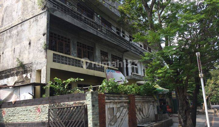 Bangunan 3Lantai Lebar 20 Di Jalan Menteri Supeno Simpang Lima 9