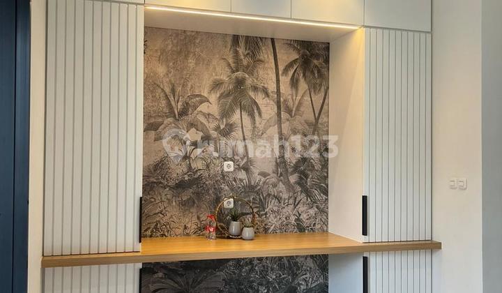 Rumah Cantik Di Rungkut Modern, Design Interior Mewah, 1.5 Lantai Rumah Cantik Di Rungkut Modern, Design Interior Mewah, 1.5 Lantai