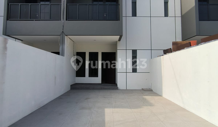 New House Lebak Near Raya Kenjeran