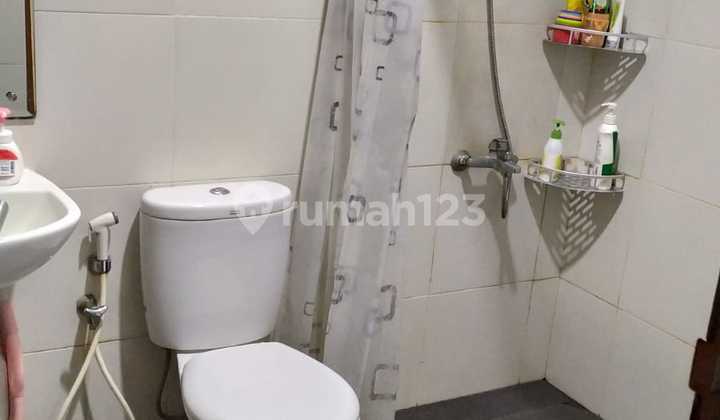 Rumah 2 Lantai Di Cipondoh Premier Village