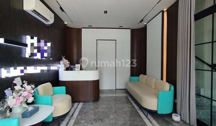 Disewakan Ruko Tierra Soho 3 Lantai Full Furnish Hadap Selatan Surabaya 2