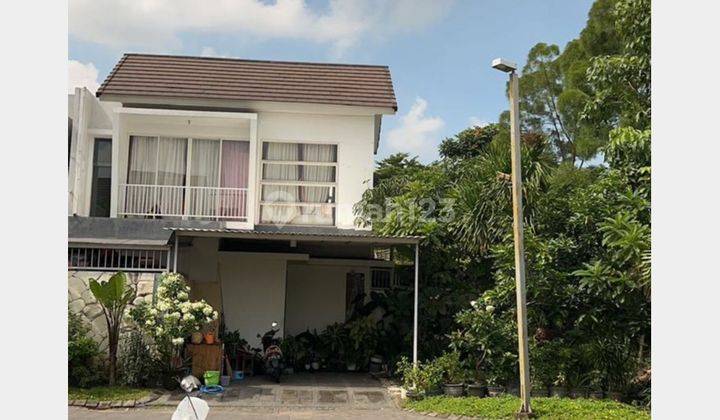 tampak depan dijual rumah forest mansion ada