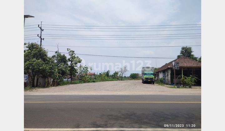 Land for sale on Provincial Road in Saradan Madiun, zero lot. Land for sale on Provincial Road in Saradan Madiun, zero lot.