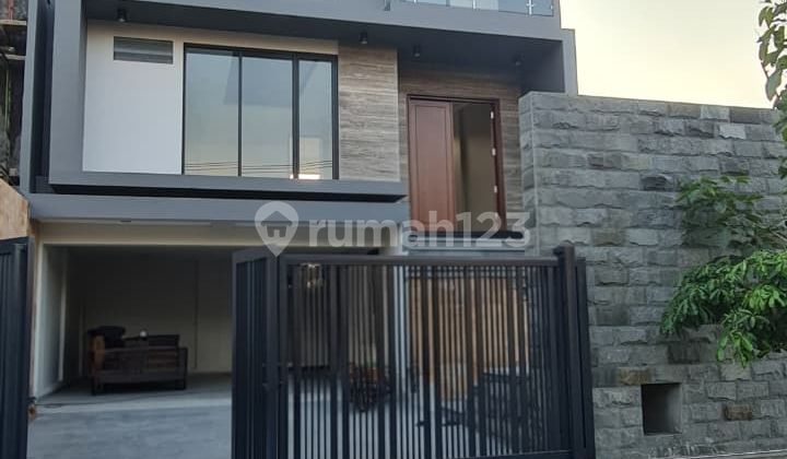 Baru Gress Di Jalan Kembar Perumahan Elite Wiyung