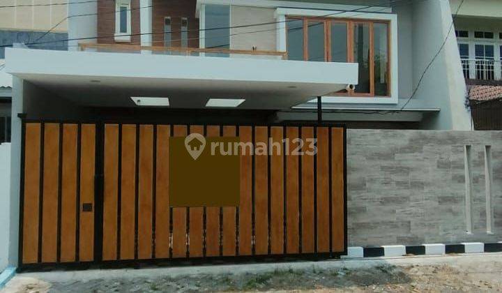 Rumah Siap Huni di Babatan Mukti, Row Jalan Lebar 2