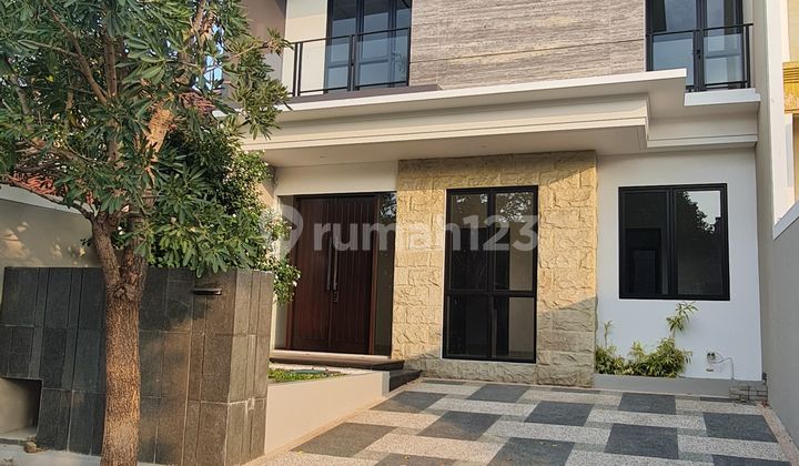 Rumah istimewa lokasi pas tengah di Citraland 2 Lantai